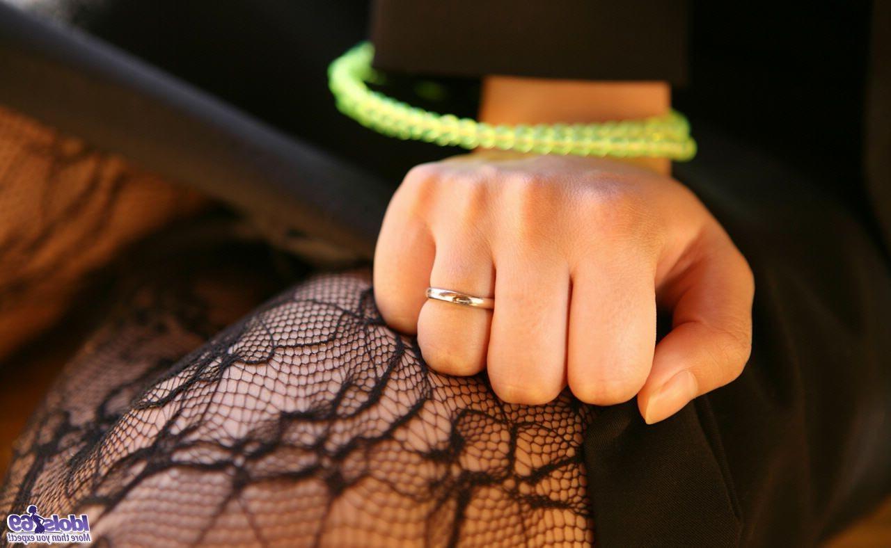 16P Asian widow mourns husband by a picture