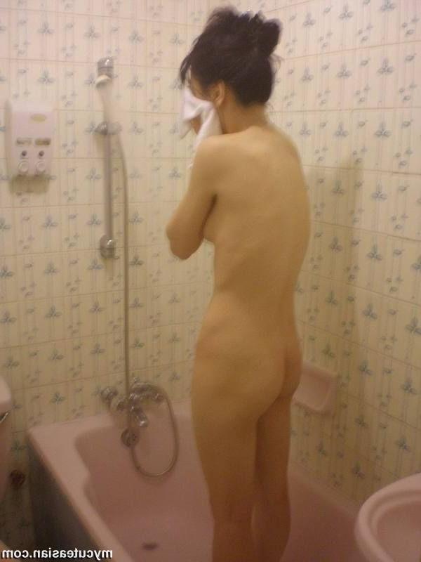 15P Sexy Asian Amateur wife naked in the shower