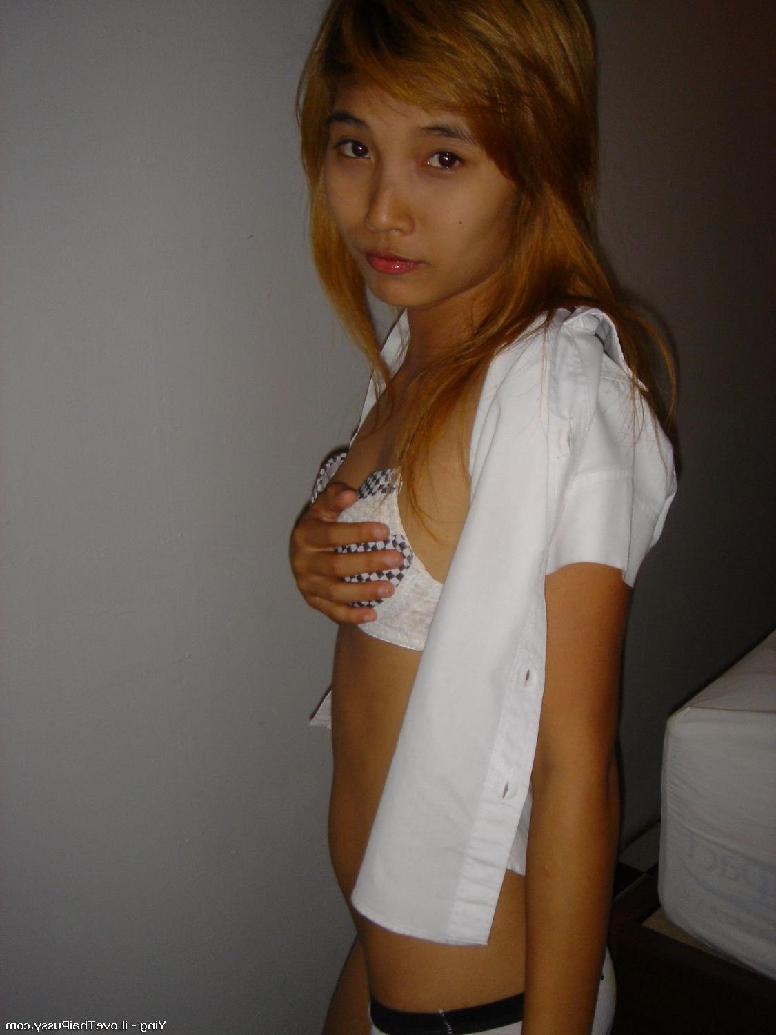 15P Sweet Thai Bargirl Flashing Her Tiny Tits And Tight Pussy Hole