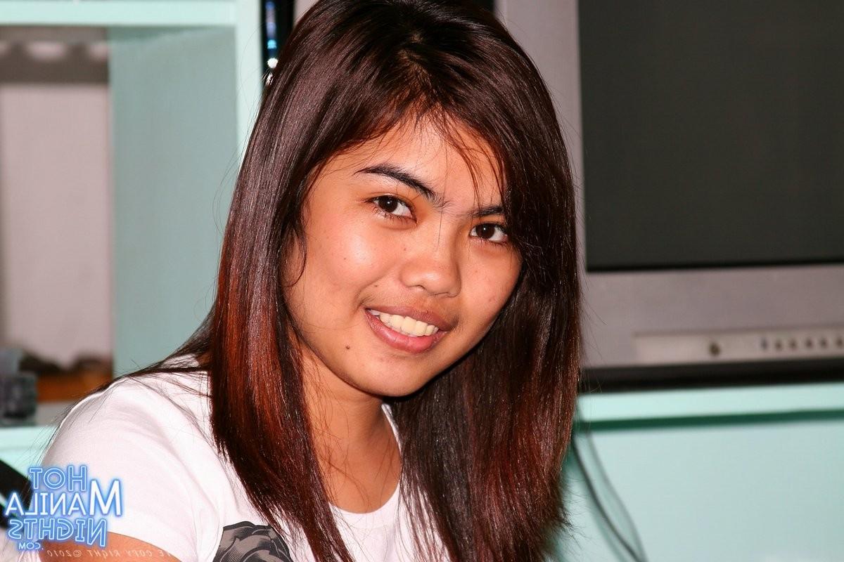 15P Young filipina spreads her bald pussy close on camera