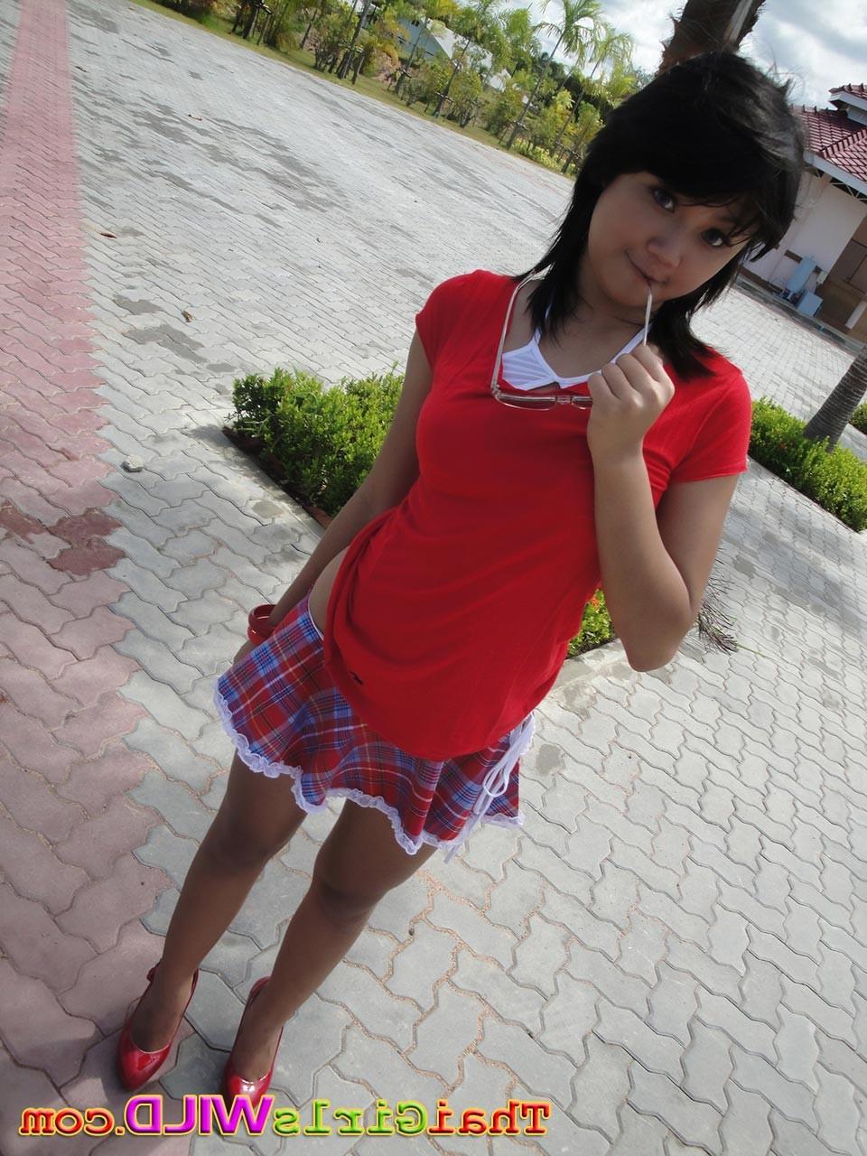 12P Hot Thai Girlfriends Flashing Perky Teen Tits For American Tourist Boyfriends