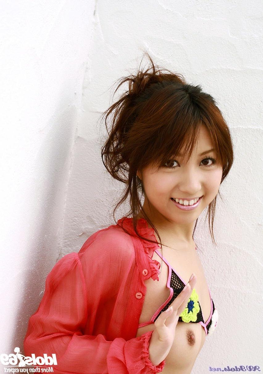 15P Petite japanese av idol poses in sexy panties