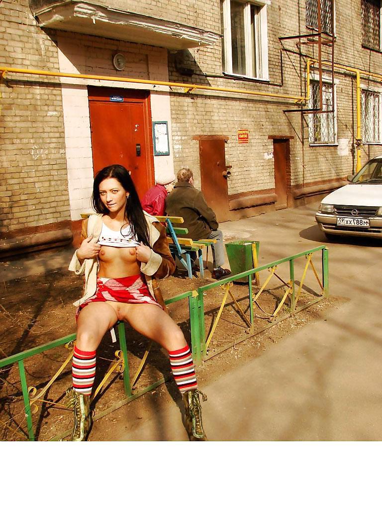 25P Crazy girls flashing in public places