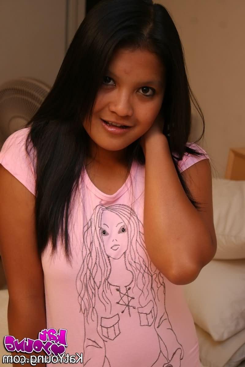 16P Sexy asian teenie teasing and flashing tight pussy