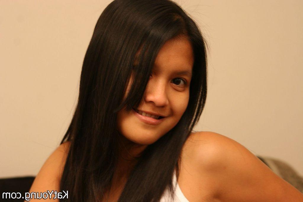 16P Kat Young :: Petite asian girl taking off her sexy panties with no shame