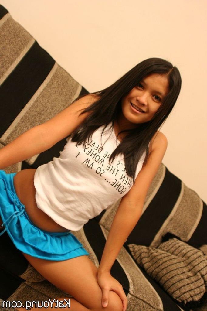 16P Kat Young :: Petite asian girl taking off her sexy panties with no shame