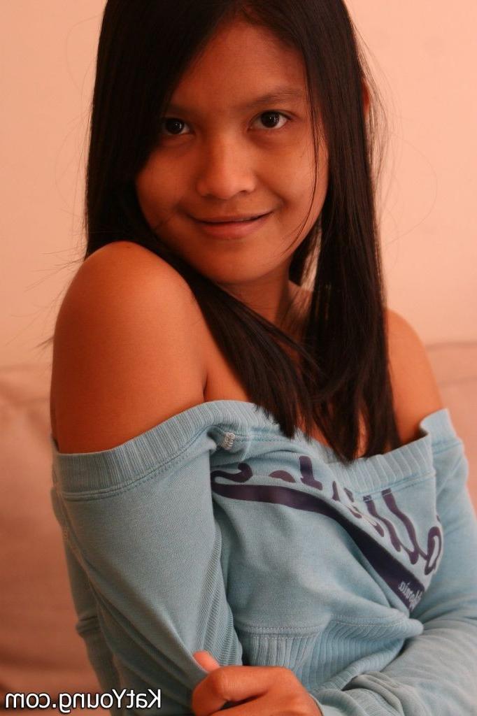 16P ::: Kat Young ::: Pretty asian babe Katy posing topless and flashing pussy 