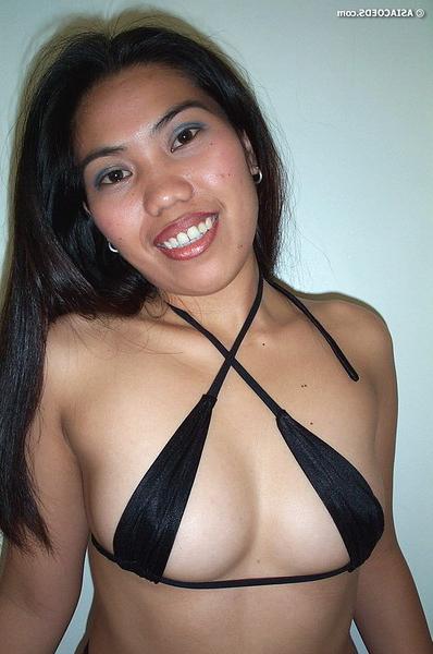 12P hot filipina sweety exposing her perky tits