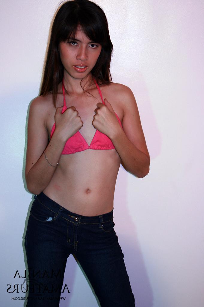 15P petite filipina exposes hairy wet pinay pussy