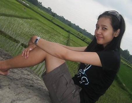 17P My Wife Pussy an Indonesian Pussy