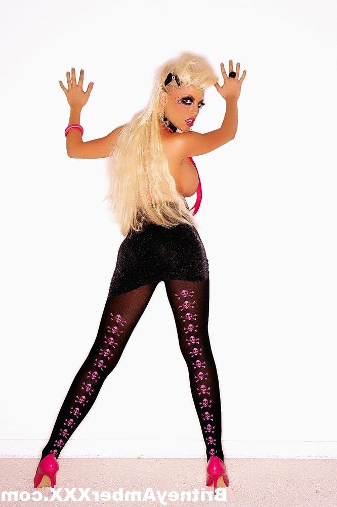 15P Pink suspnders and crazy make-up solo