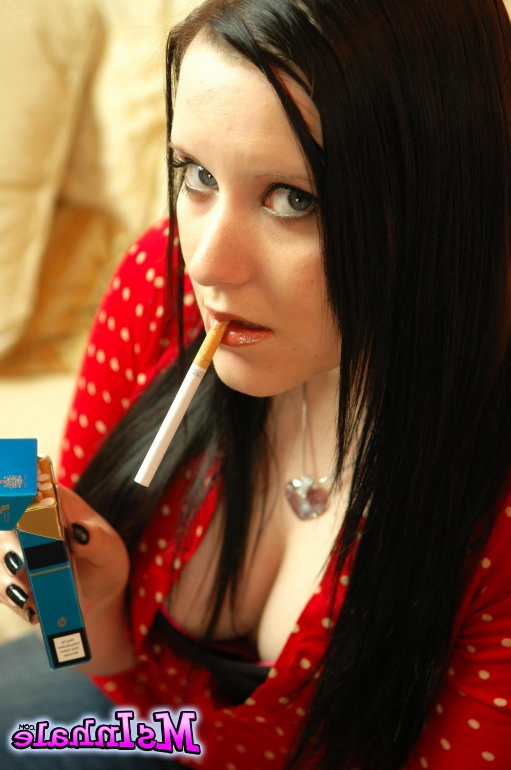 15P Smoking fetish slut MsInhale smoking Richmond cigarettes