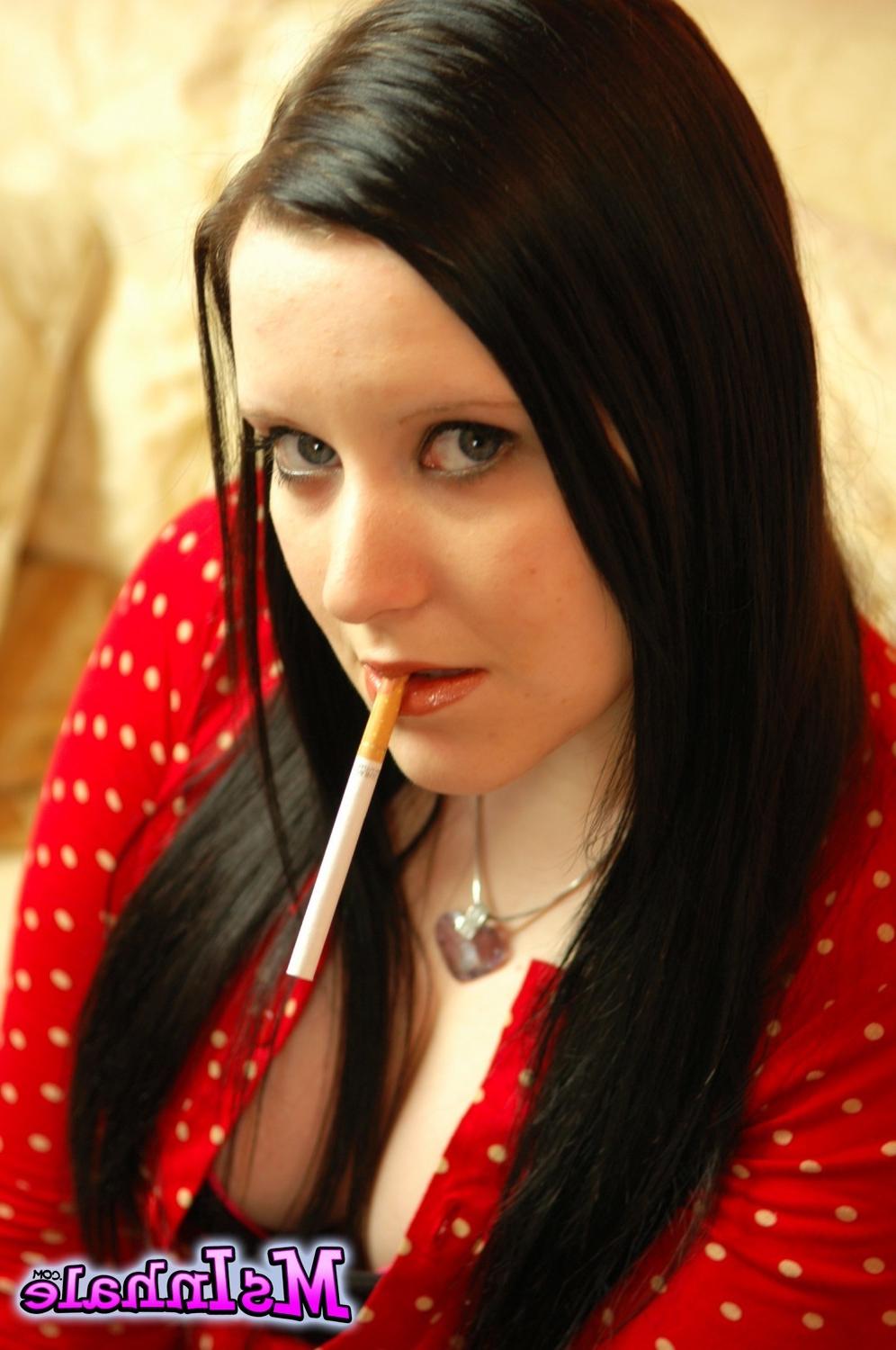 15P Smoking fetish slut MsInhale smoking Richmond cigarettes