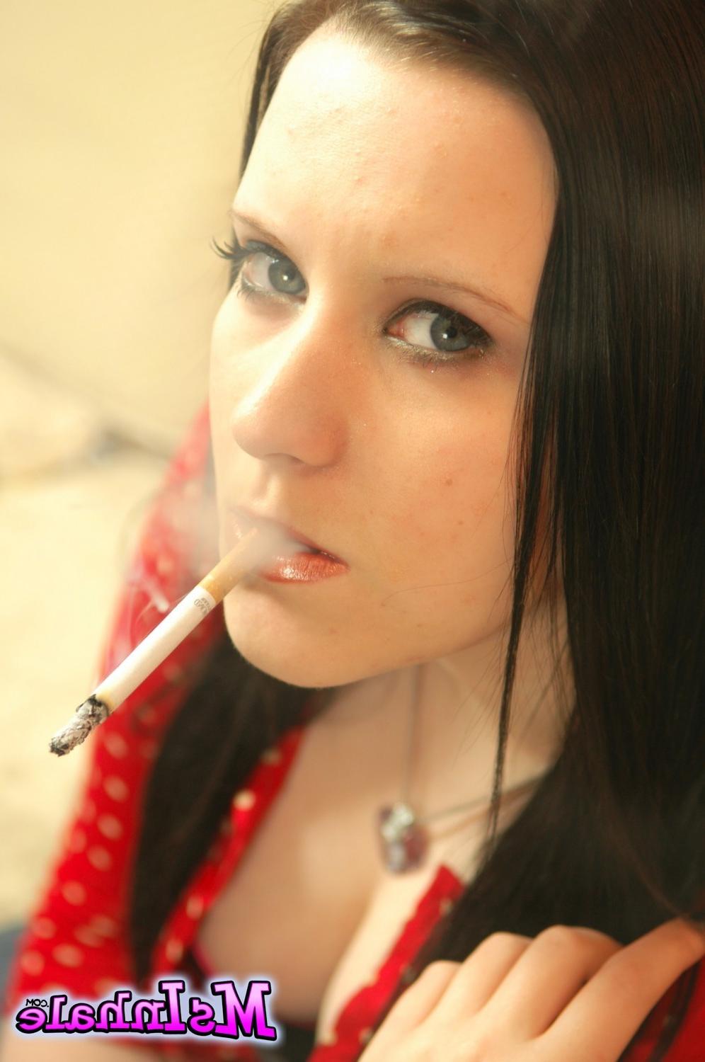 15P Smoking fetish slut MsInhale smoking Richmond cigarettes