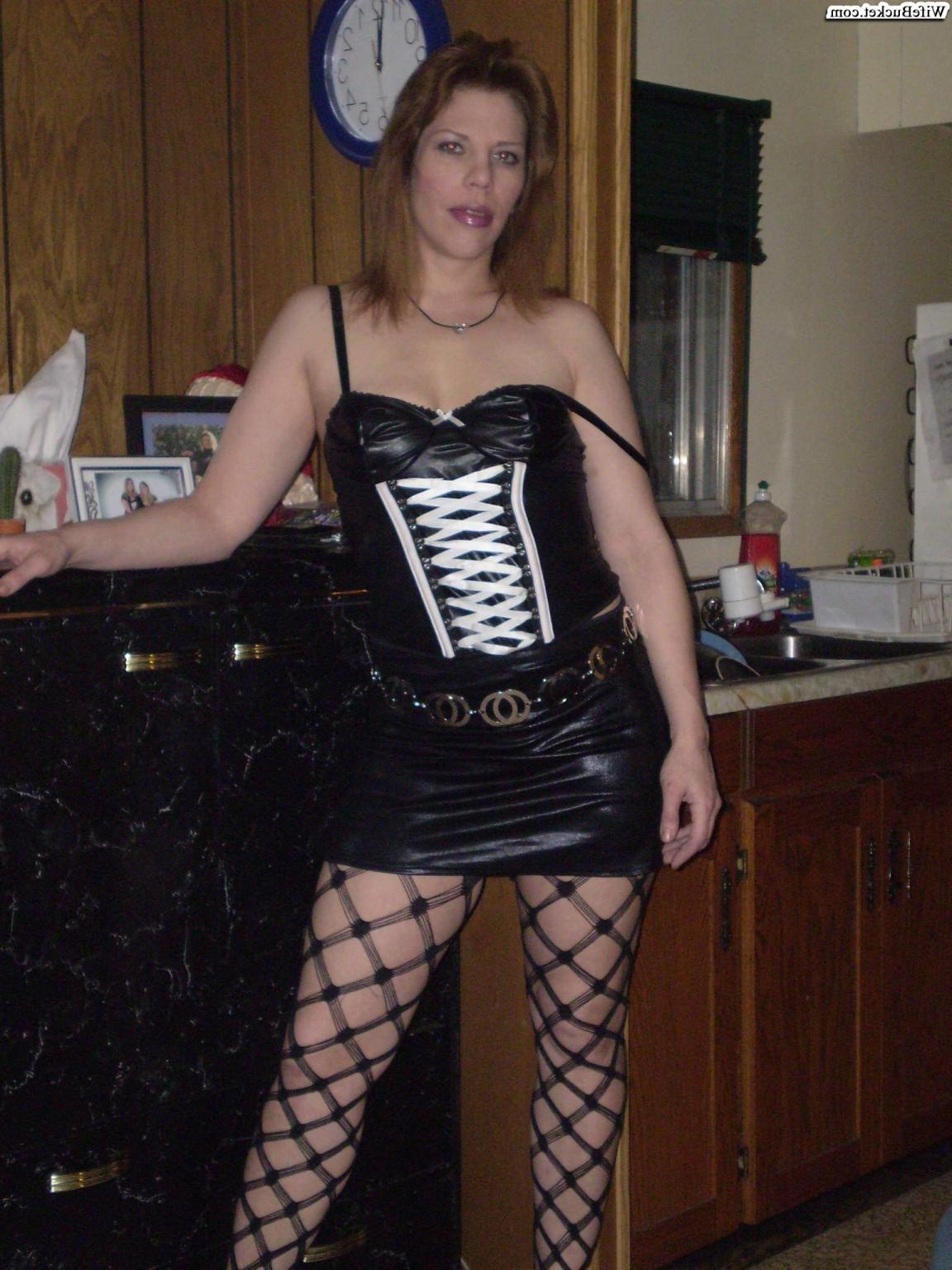 16P Really sexy amateur wife posing and getting fucked