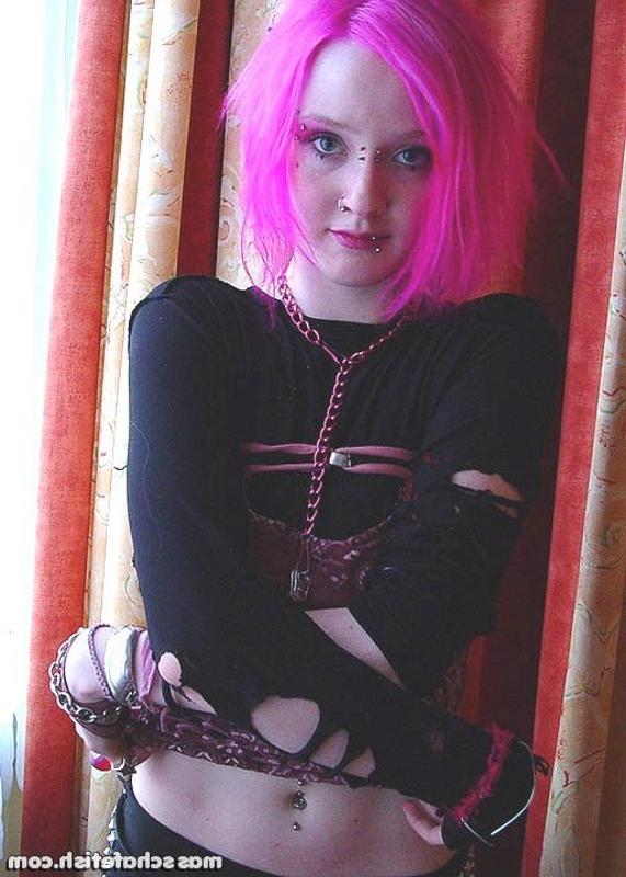 16P Crazy pink haired hottie Masscha exposing her hot pierced nipples