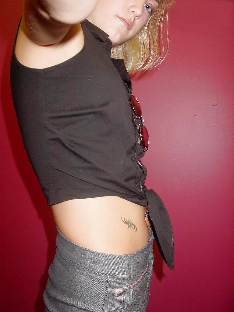 25P PERKY BLONDIE