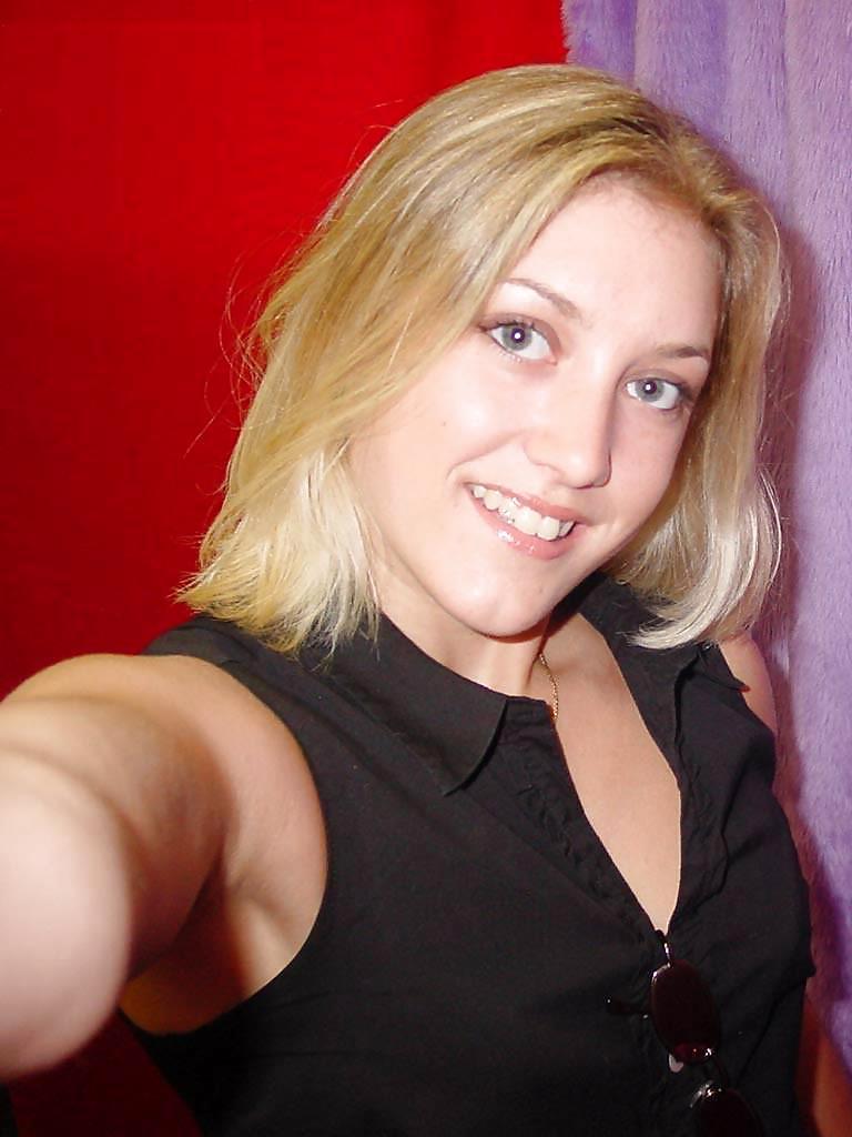 25P PERKY BLONDIE