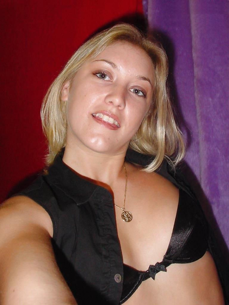 25P PERKY BLONDIE