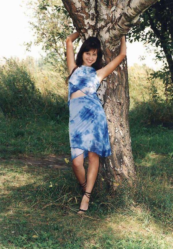 15P Sexy Indian girl getting naked outdoors