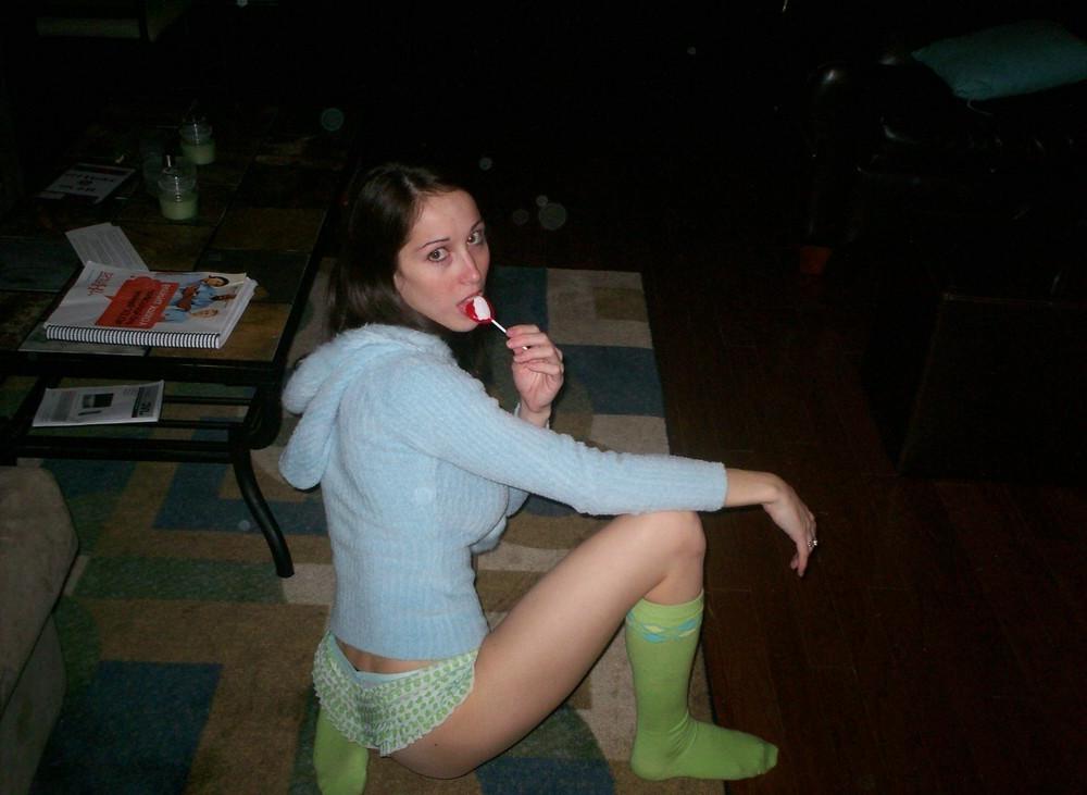 15P Housewife worships her mans cock