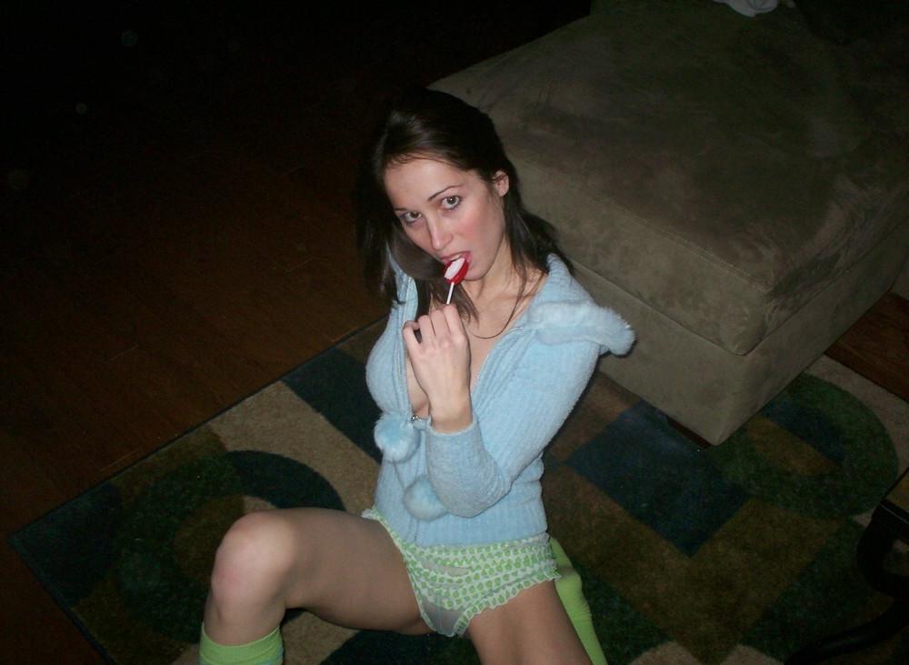 15P Housewife worships her mans cock