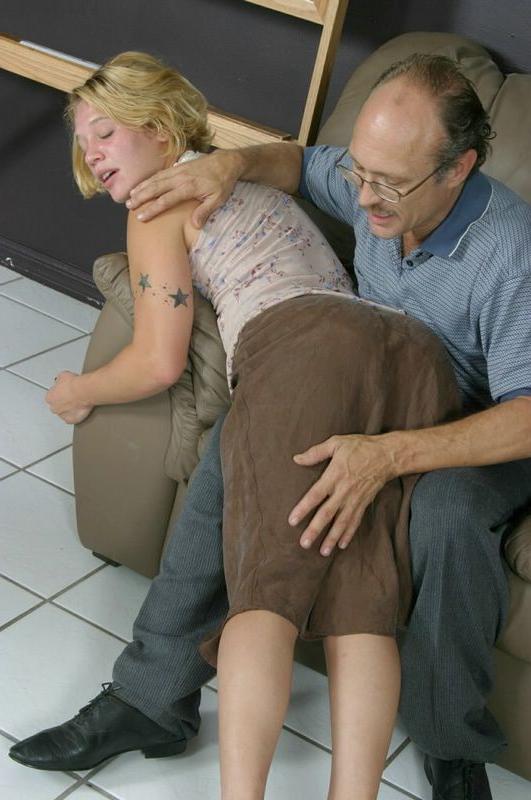 16P Amateur babe gets ass spanked hard beeing naughty