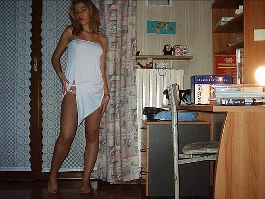 12P babes showing off their asses