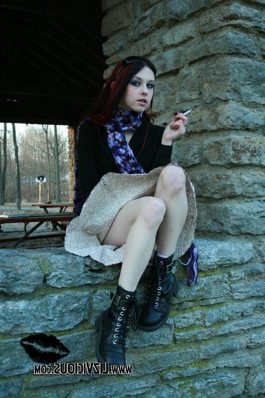 15P Liz plays chess while smoking