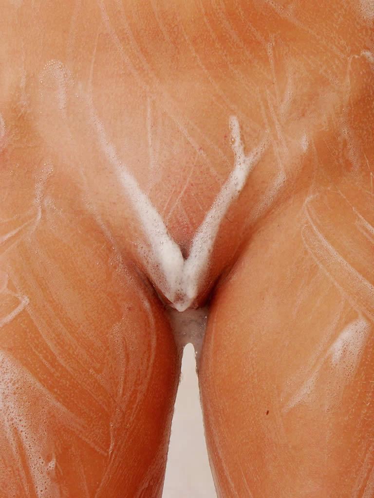 18P Perky blonde teen plays with her pussy in shower