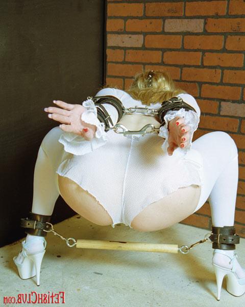 12P Platinum Blonde Wears Hannibal Lecter Mask While Bonded