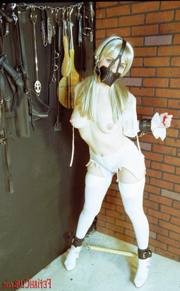 12P Platinum Blonde Wears Hannibal Lecter Mask While Bonded