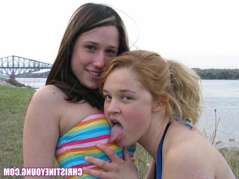 16P two horny babes kissing