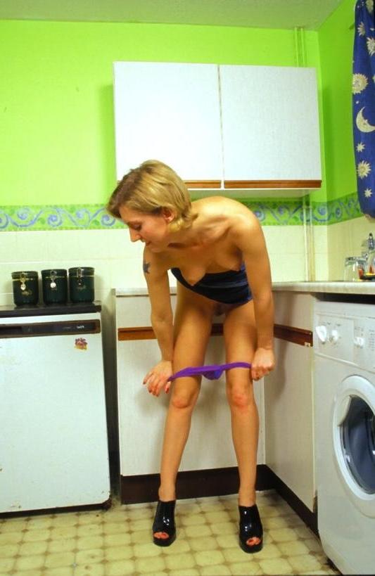 17P Perky Titted Mom Lets You Look Up Her Skirt