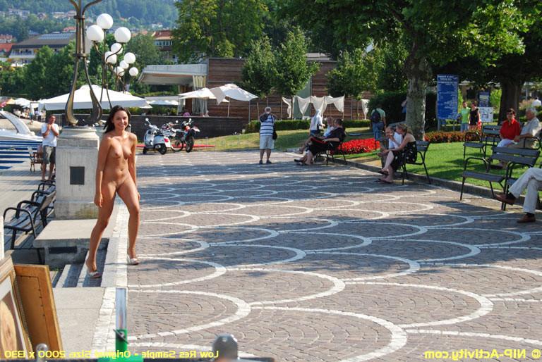 15P Naked girl in public