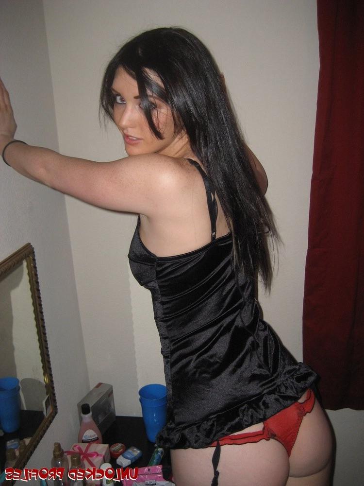 15P Shameless brunette exgirlfriend Veronica Ricci stripping shiny top and showing b