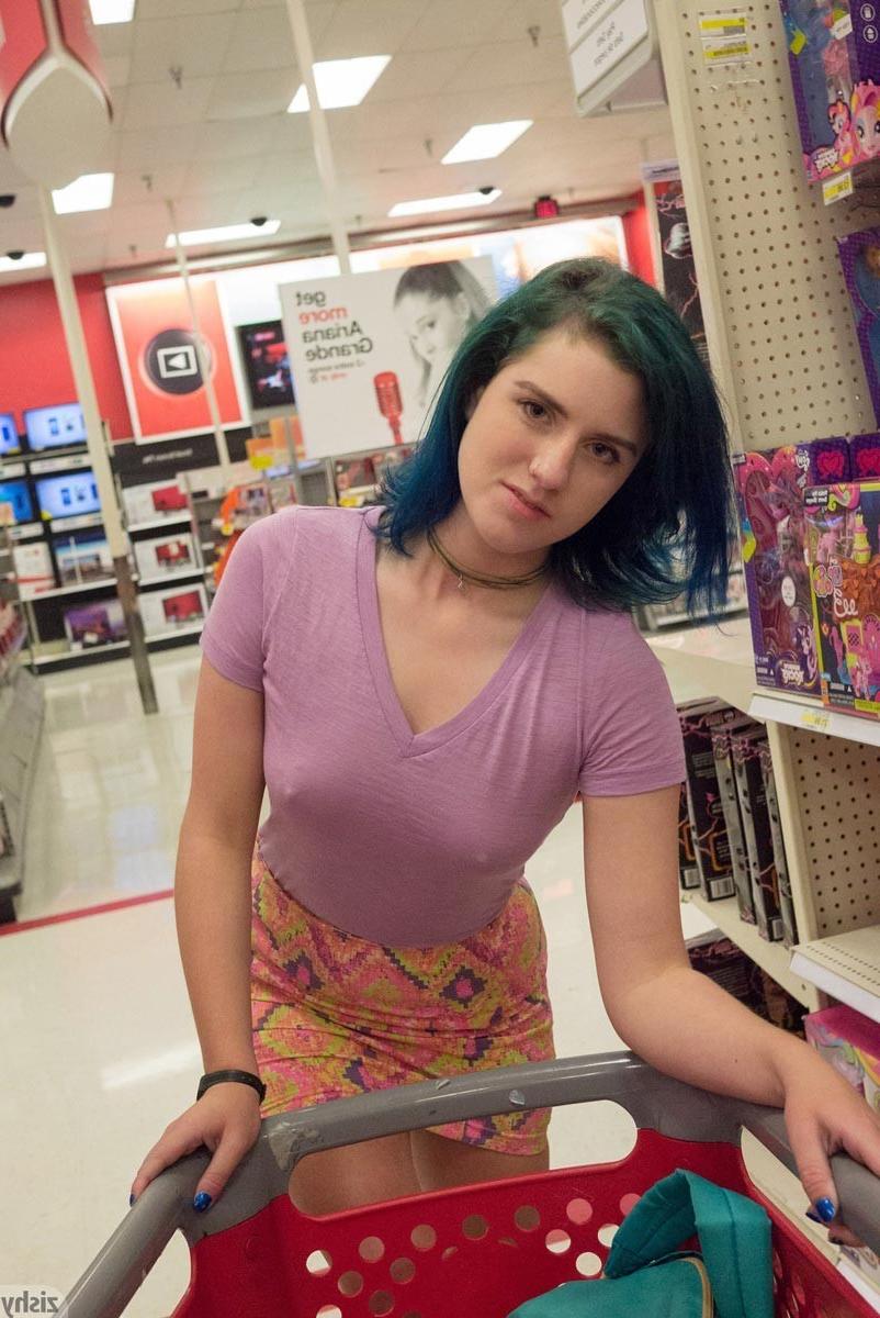 12P Alt babe flashing her tits in a supermarket