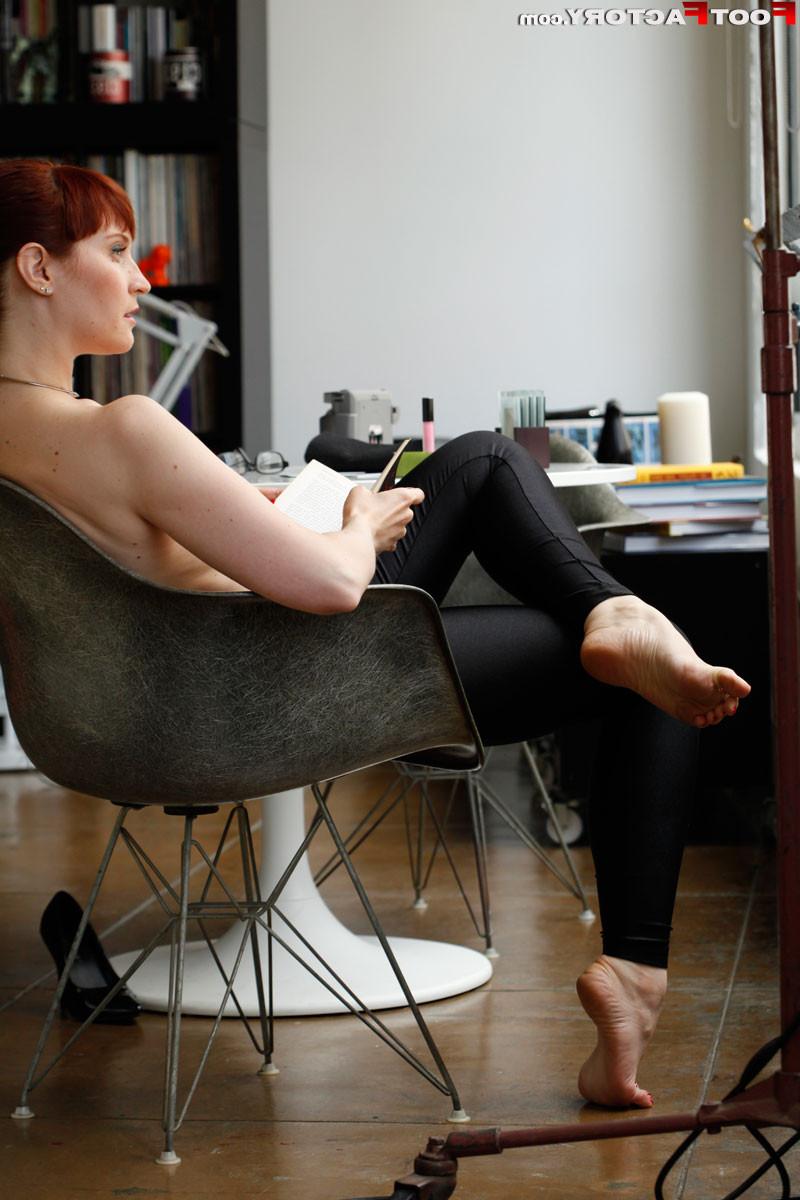 12P Redhead foot fetish