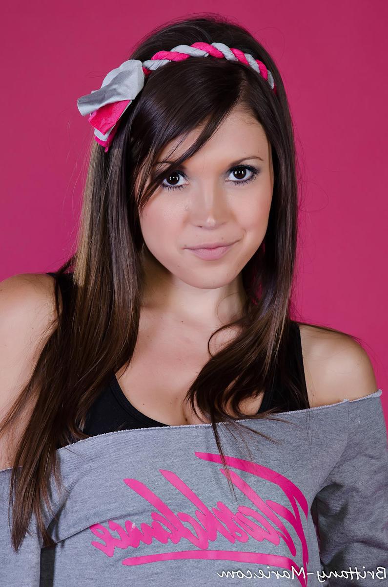 17P Teen dancer strips