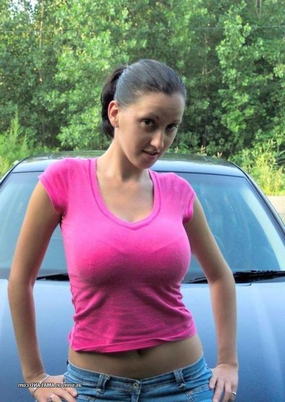14P Redneck Girl getting Freaky On her Car
