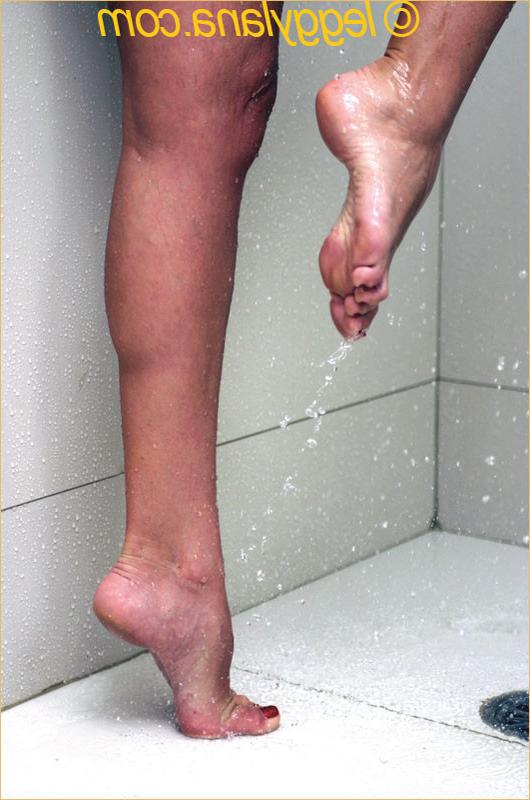 12P Lana Gets All Wet In The Shower