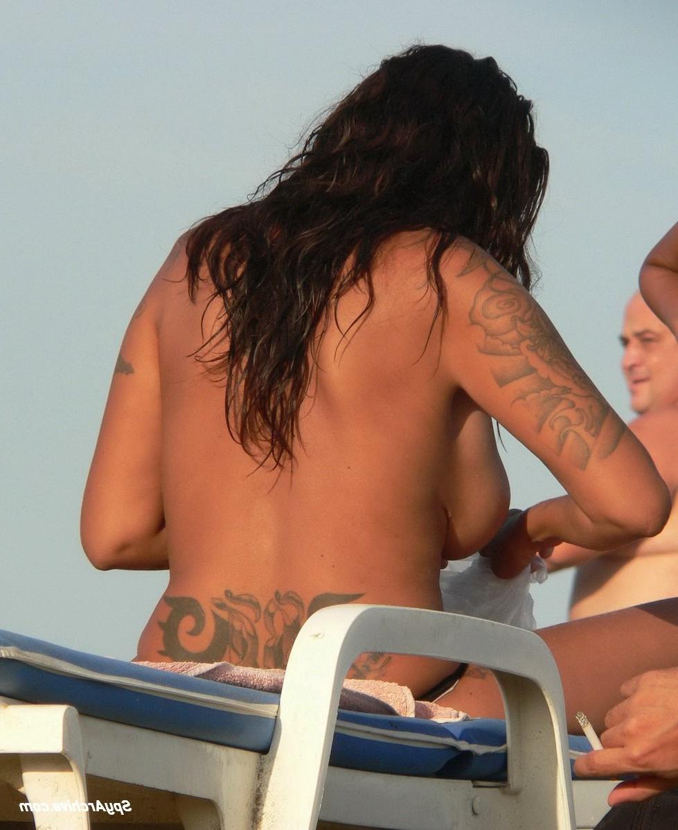 15P Candid shots of busty tattooed brazilian mom