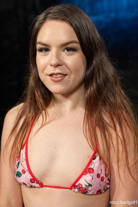 17P Juliette March in tight rope bondage gets a brutal water treatme