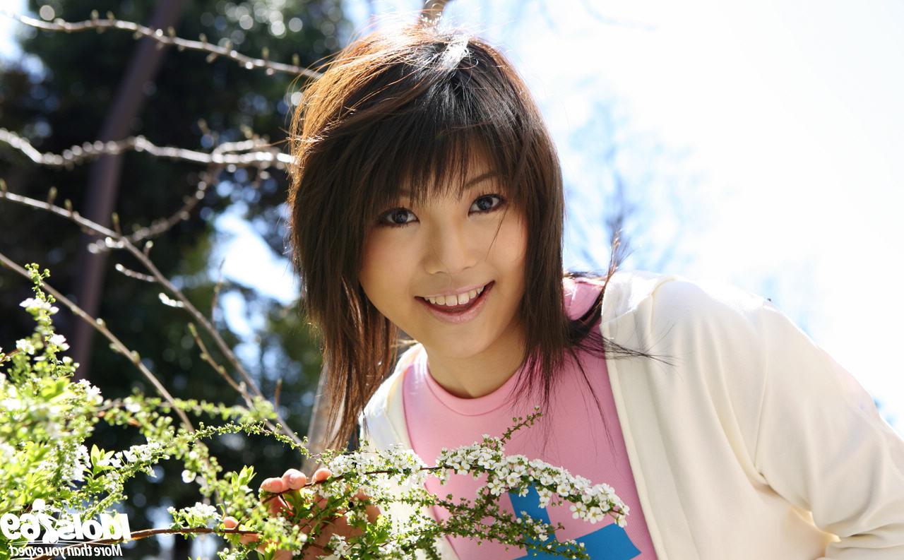 22P Beautiful Babe From Japan