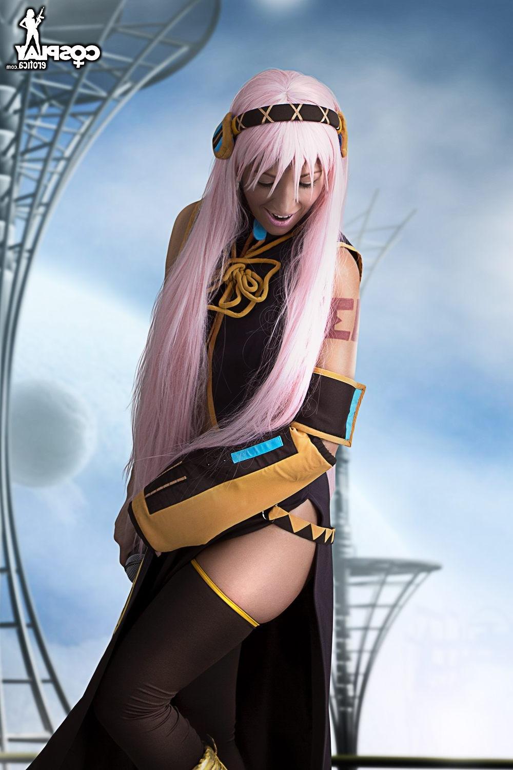12P Cute teen cosplay