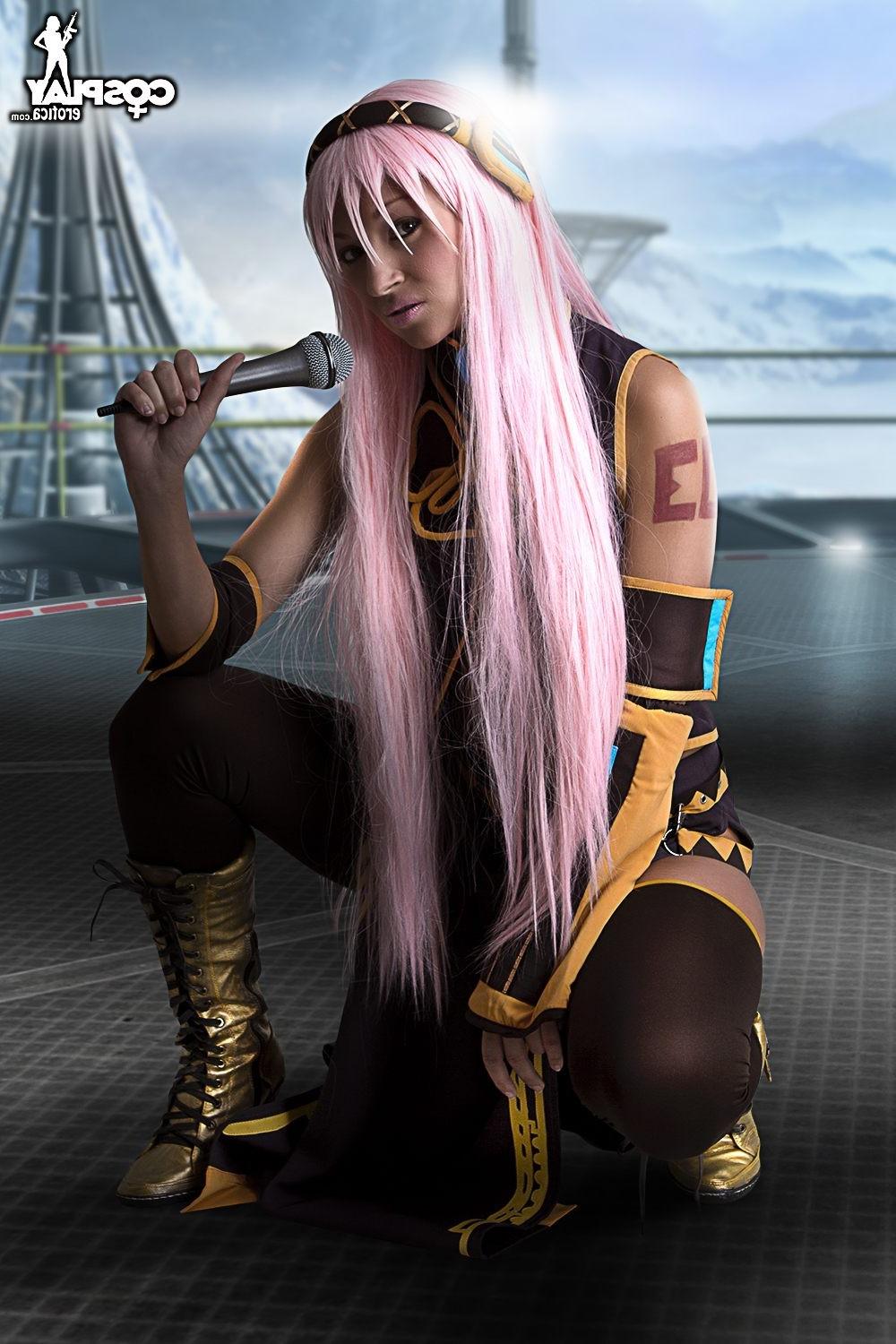 12P Cute teen cosplay