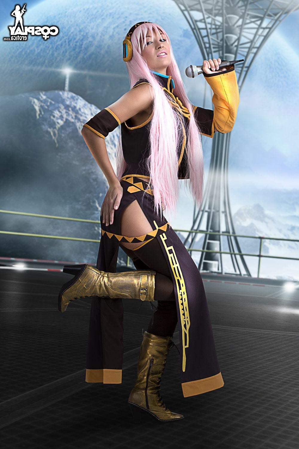 12P Cute teen cosplay
