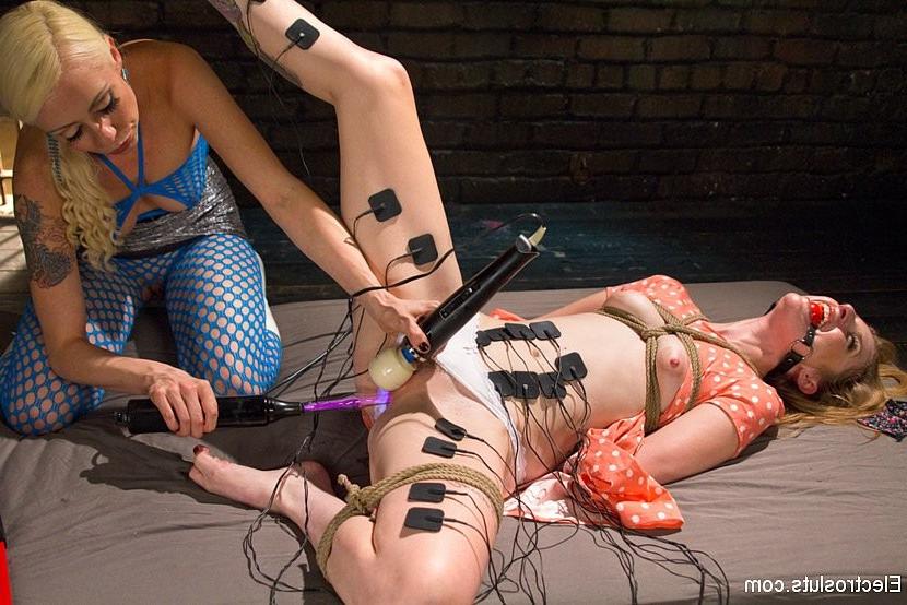 22P Ela Darling is bound with pad is electr strapon fucked by lezdom Lorelei Lee