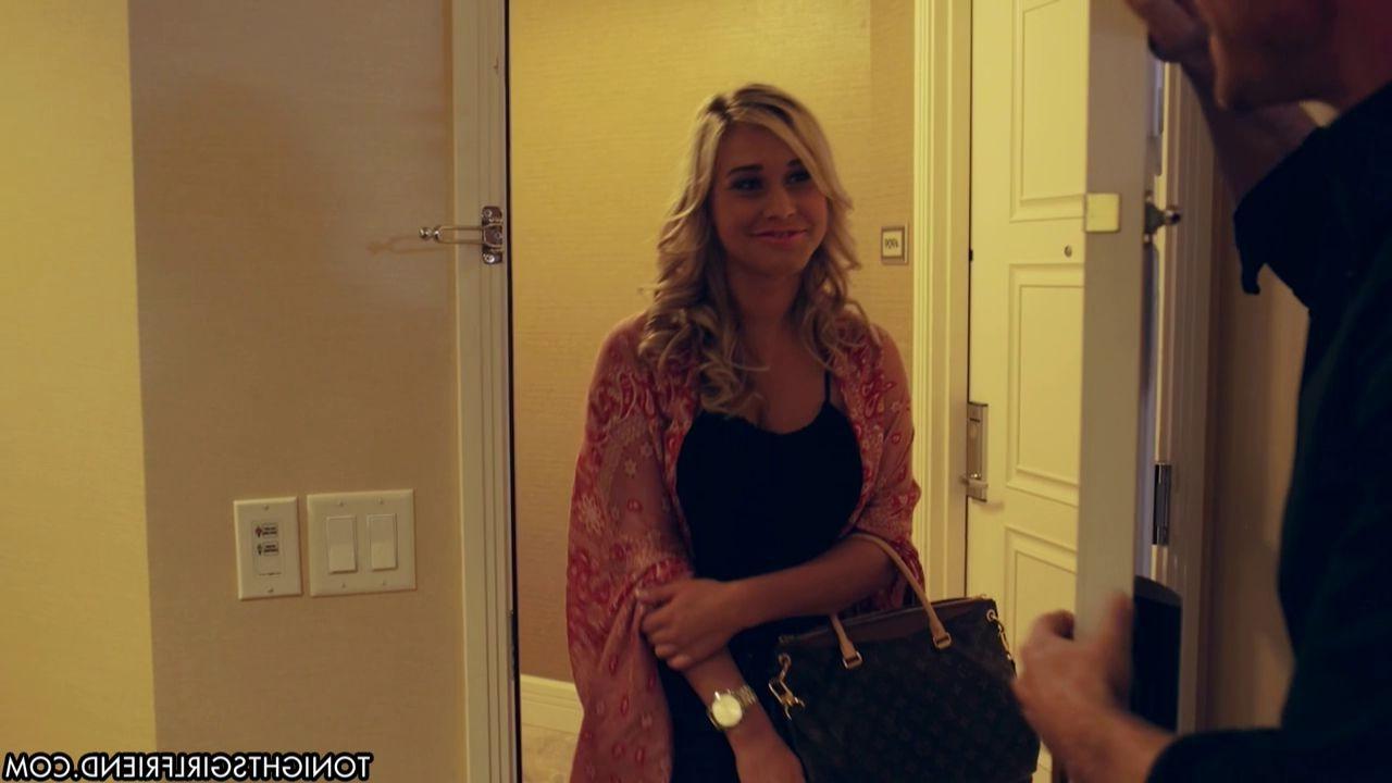 16P Escort Kennedy Leigh plays a horny student