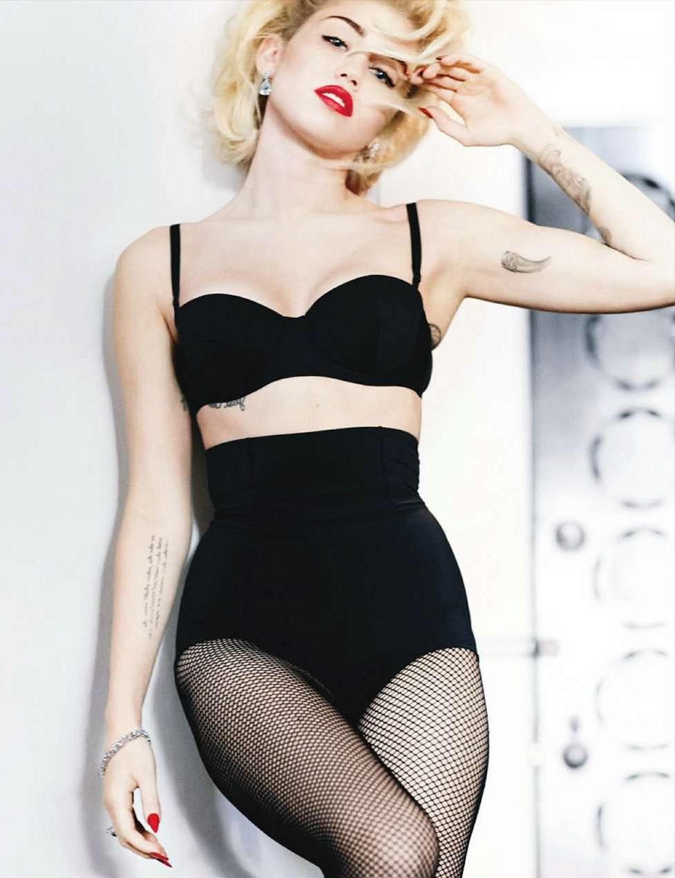 16P Miley Cyrus exposes her nude topless breasts for mag 
